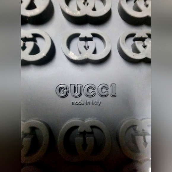 SOLD Men's Gucci Slides Authentic GG embossed rubber flatform slides - Picture 13 of 17